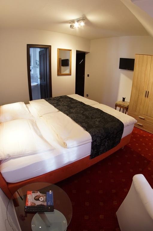 Hotel Zur Post Bernkastel-Kues Værelse billede