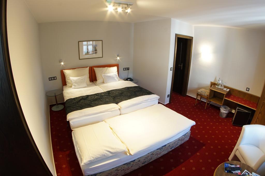 Hotel Zur Post Bernkastel-Kues Værelse billede
